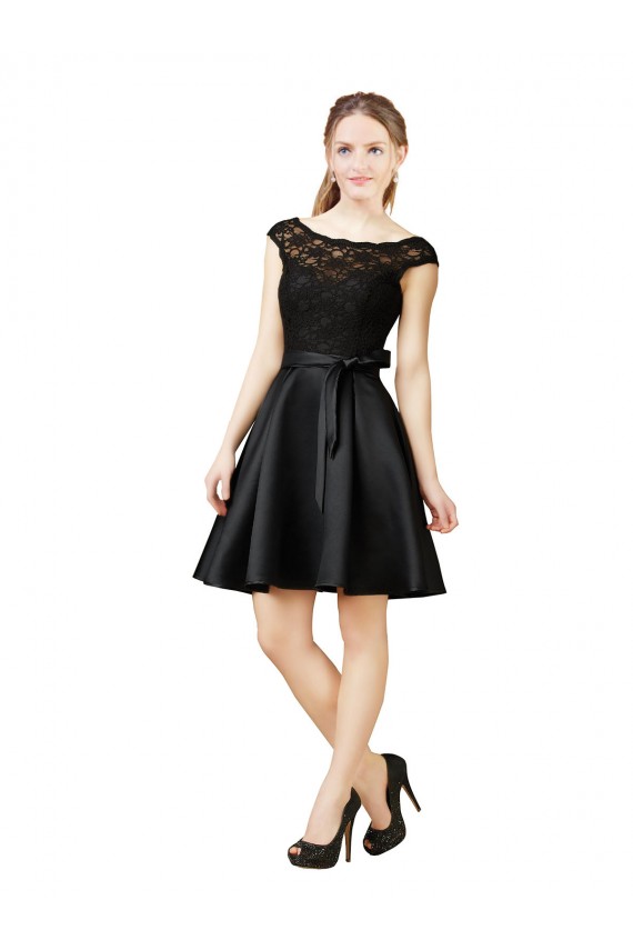 Schwarz A-Linien Illusion Ausschnitt Knielang Satin Spitze Kurze Brautjungfernkleider / Cocktailkleider / Heimkehr Kleider Ausverkauf