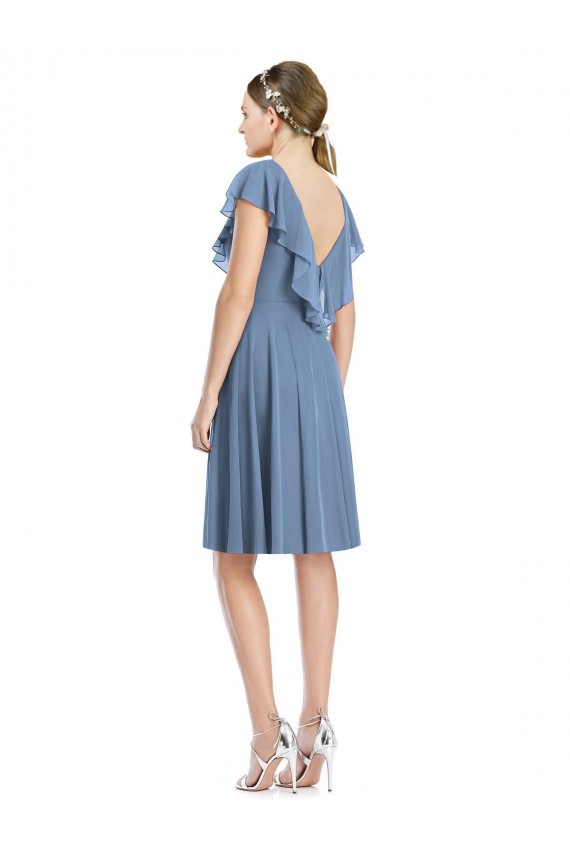 Staubiges Blau A-Linien V-Ausschnitt Knielang Cocktail Chiffon Kurze Brautjungfernkleider Ausverkauf