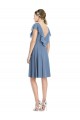 Staubiges Blau A-Linien V-Ausschnitt Knielang Cocktail Chiffon Kurze Brautjungfernkleider Ausverkauf